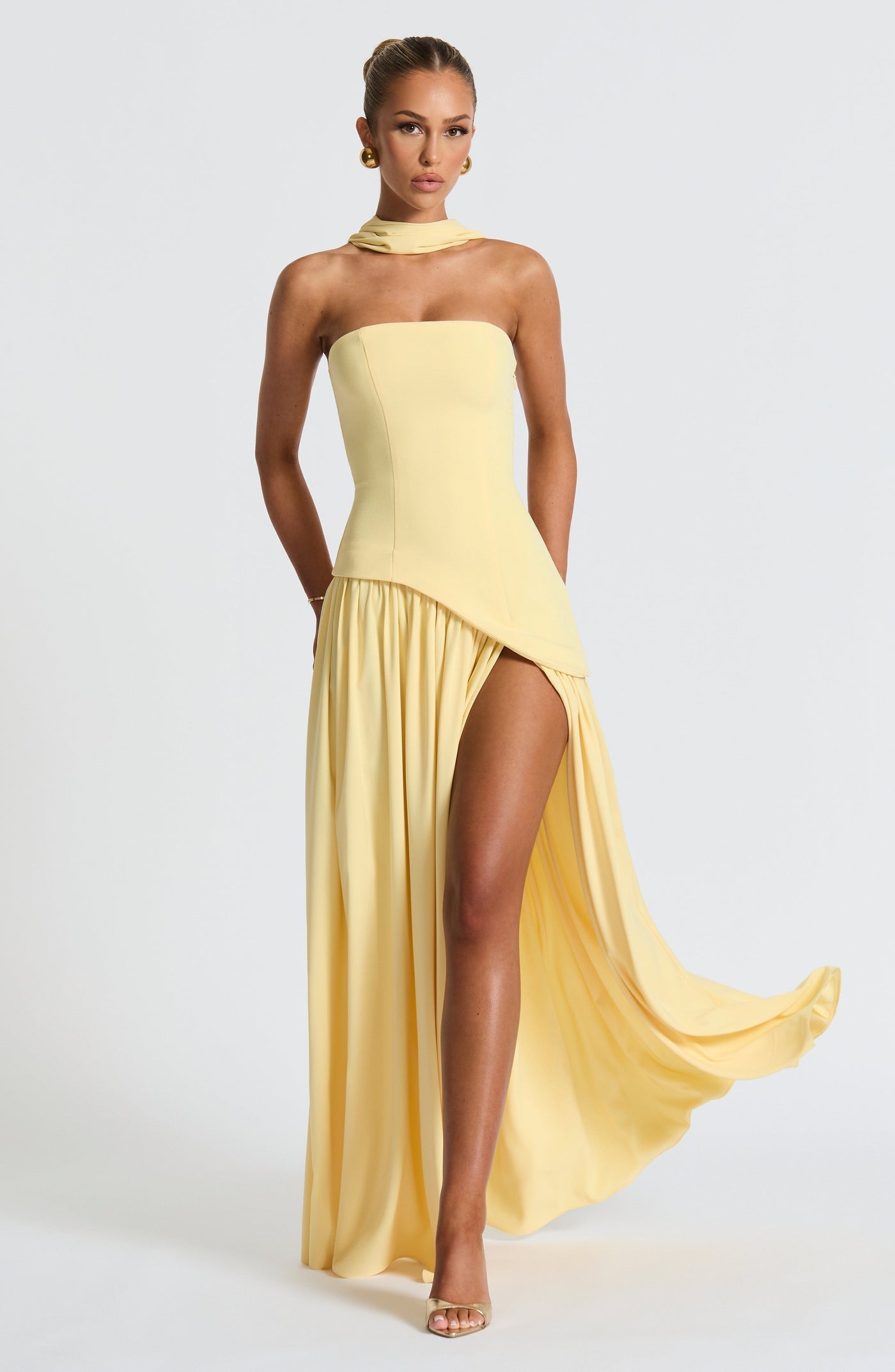 Vestido cuello liso