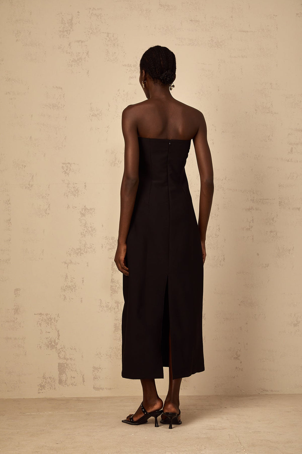 Vestido midi con flor