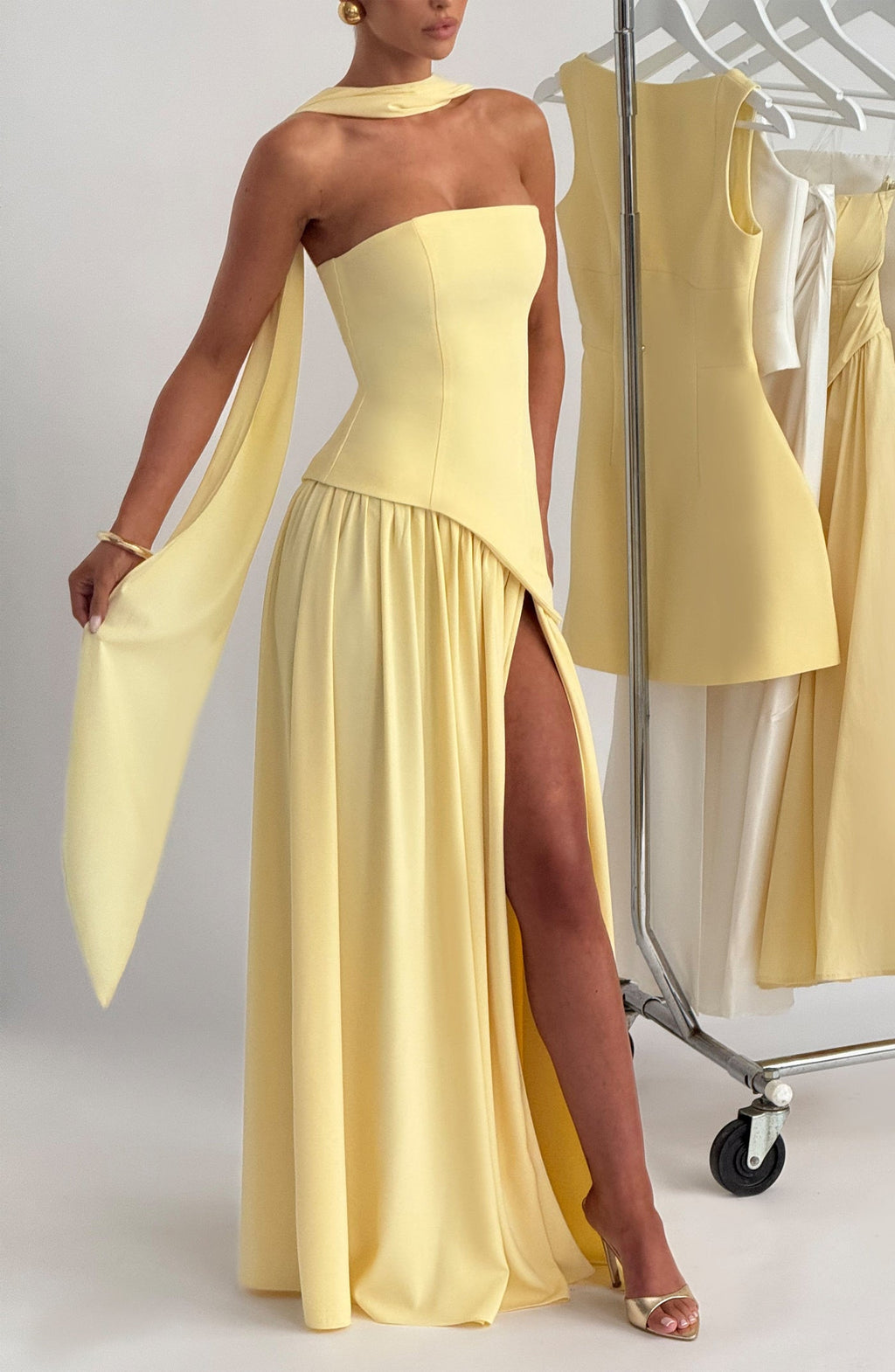 Vestido cuello liso