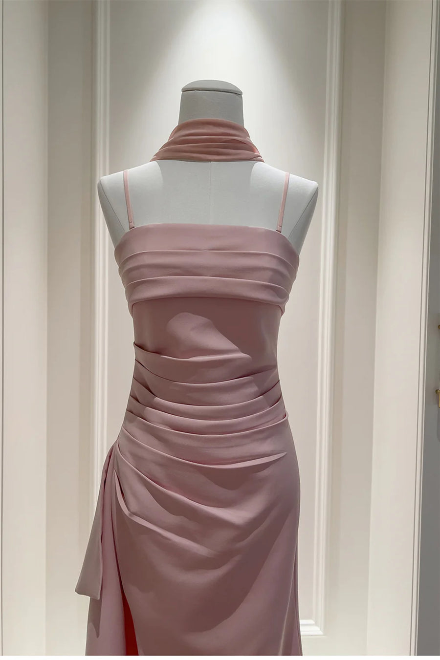 Vestido rosa cuello