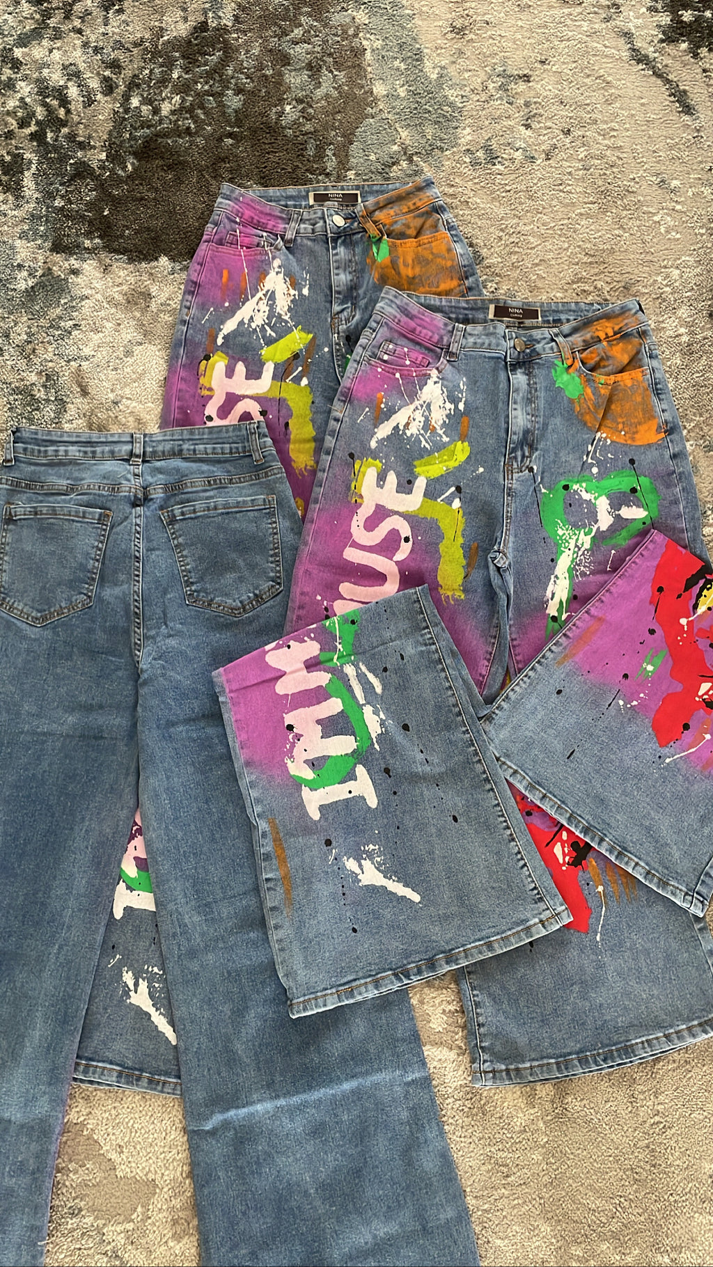 Mom jeans graffiti