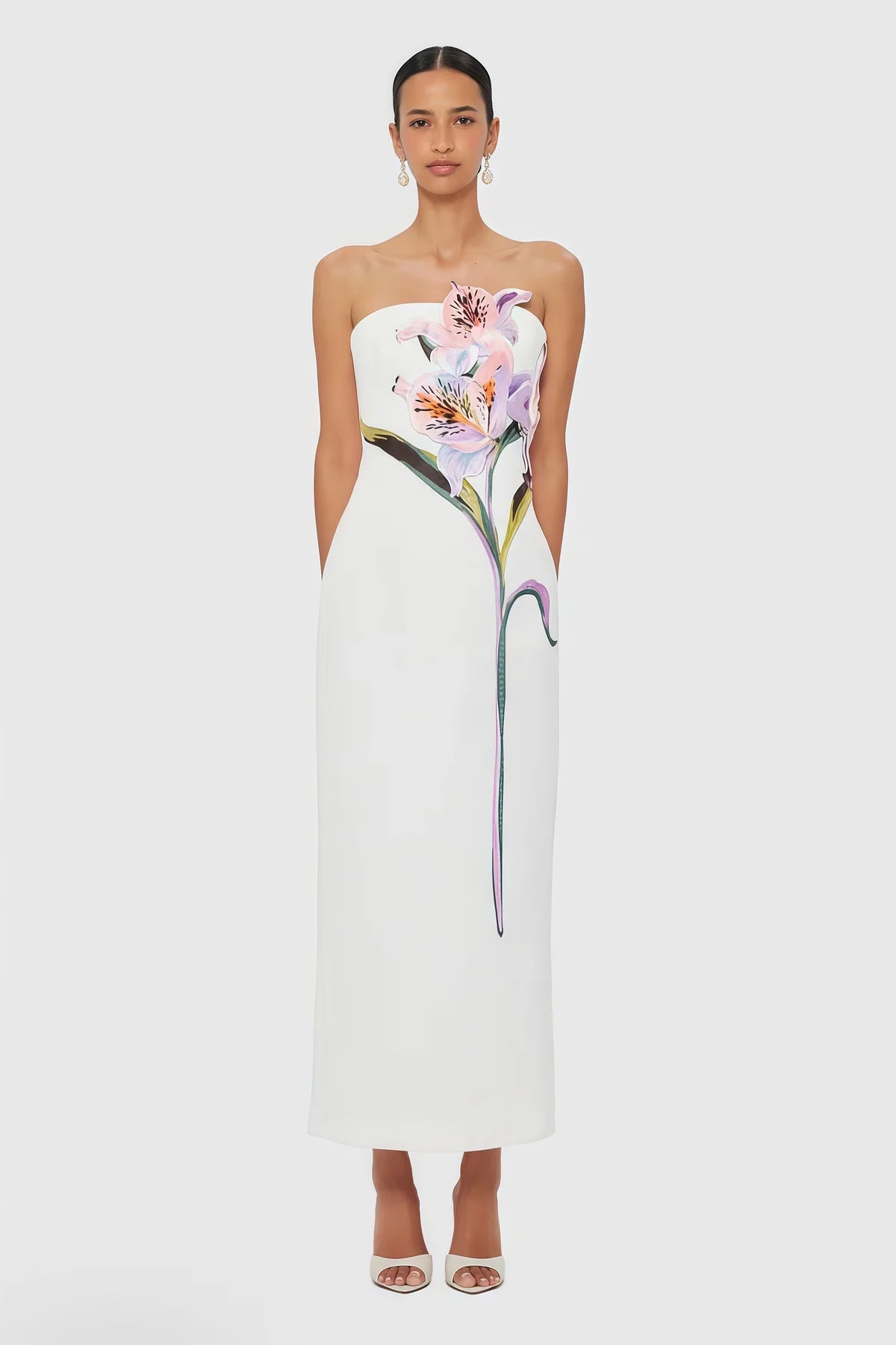 Vestido midi con flor