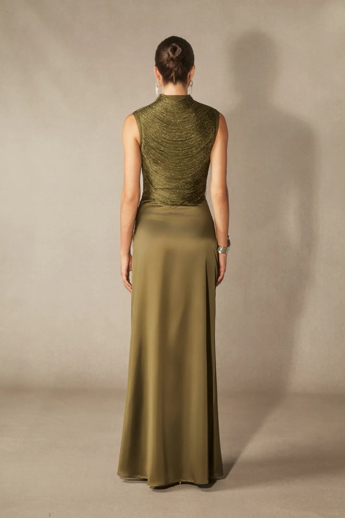 Vestido verde flecos