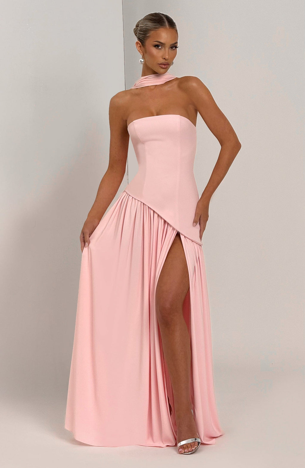 Vestido cuello liso