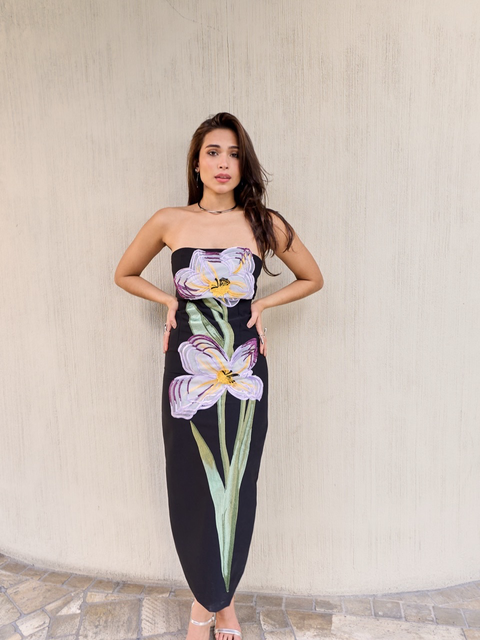Vestido midi con flor