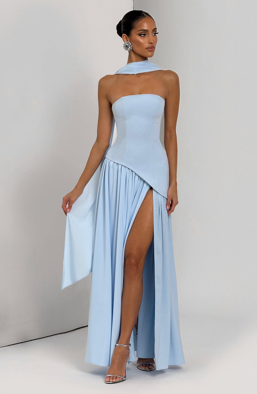 Vestido cuello liso