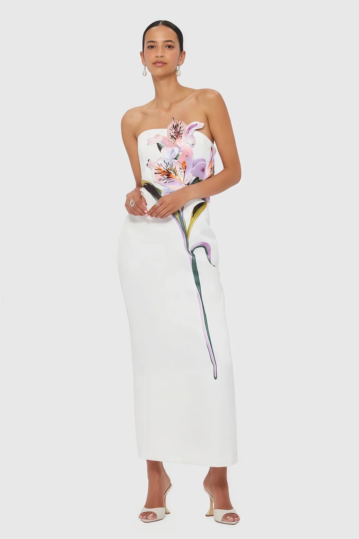 Vestido midi con flor