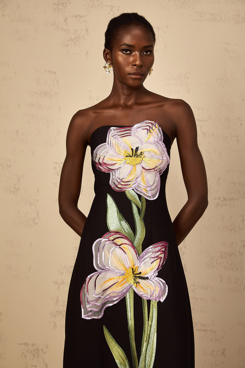 Vestido midi con flor
