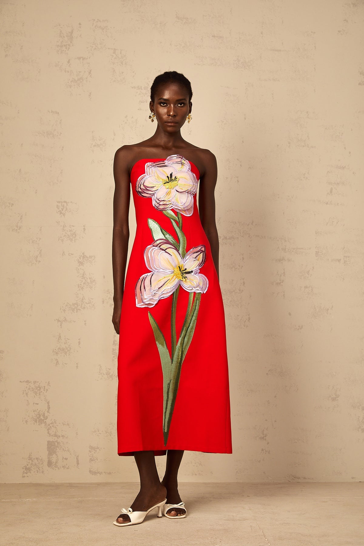 Vestido midi con flor