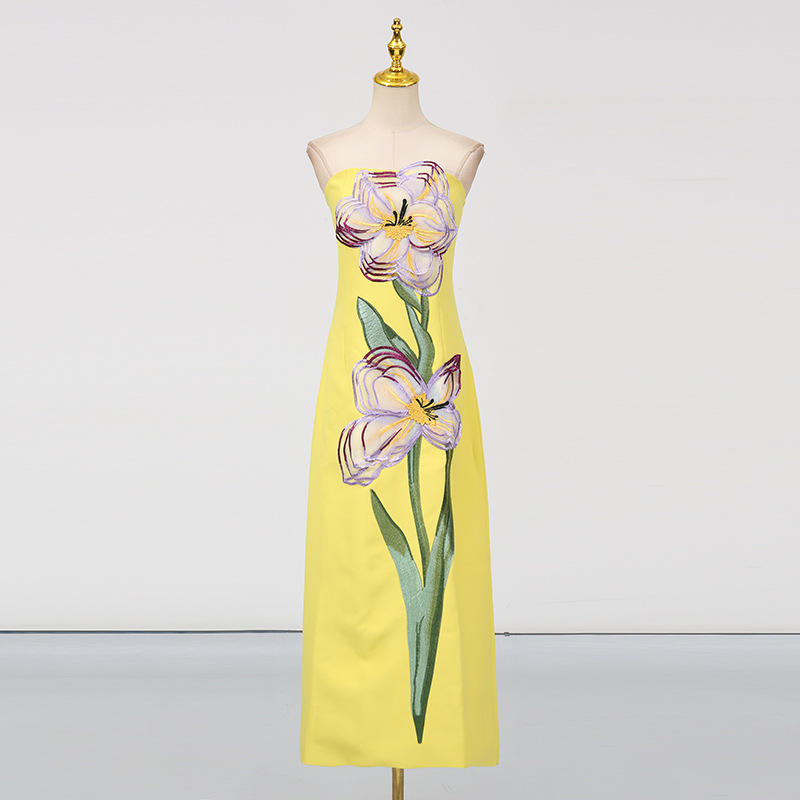Vestido midi con flor