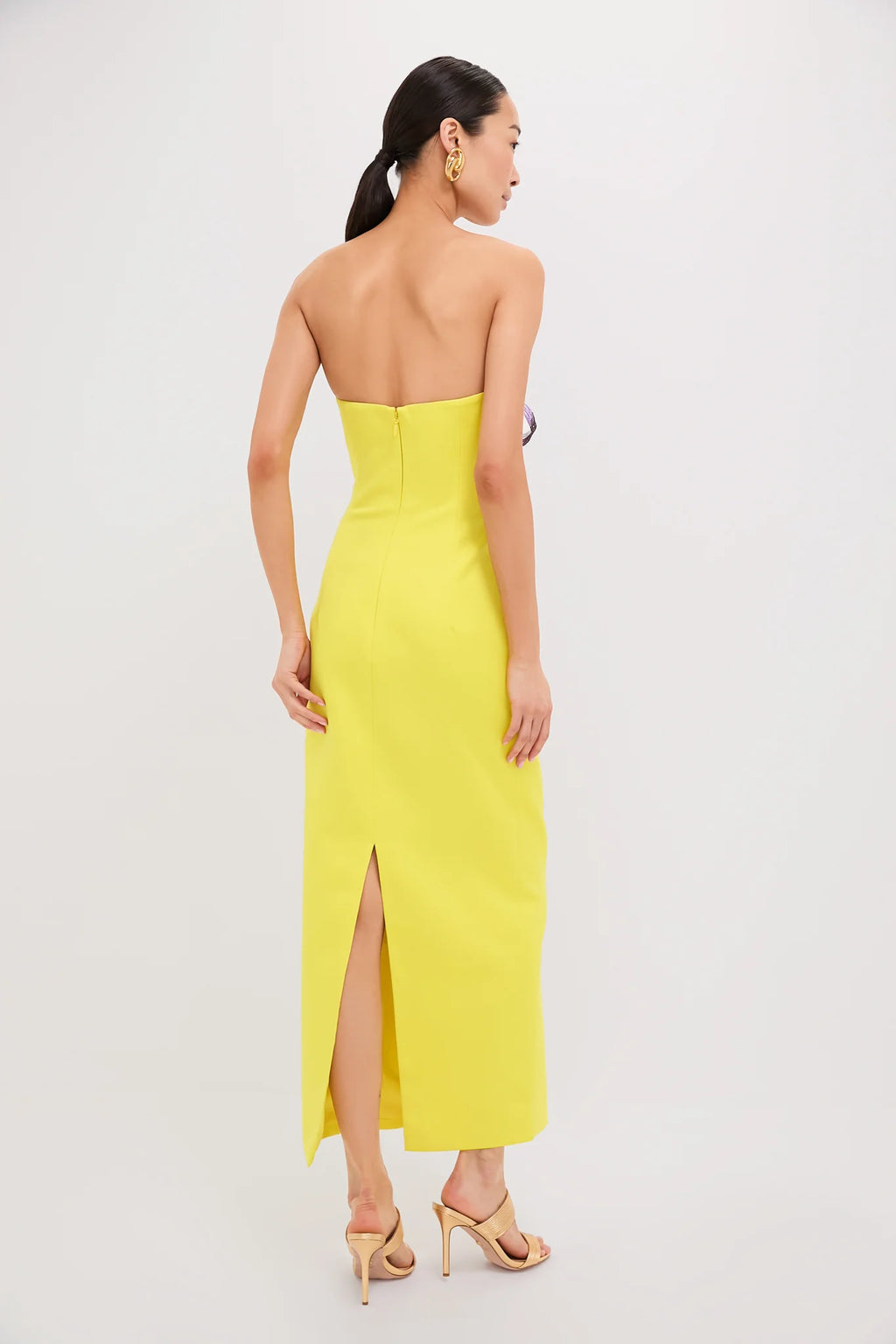 Vestido midi con flor