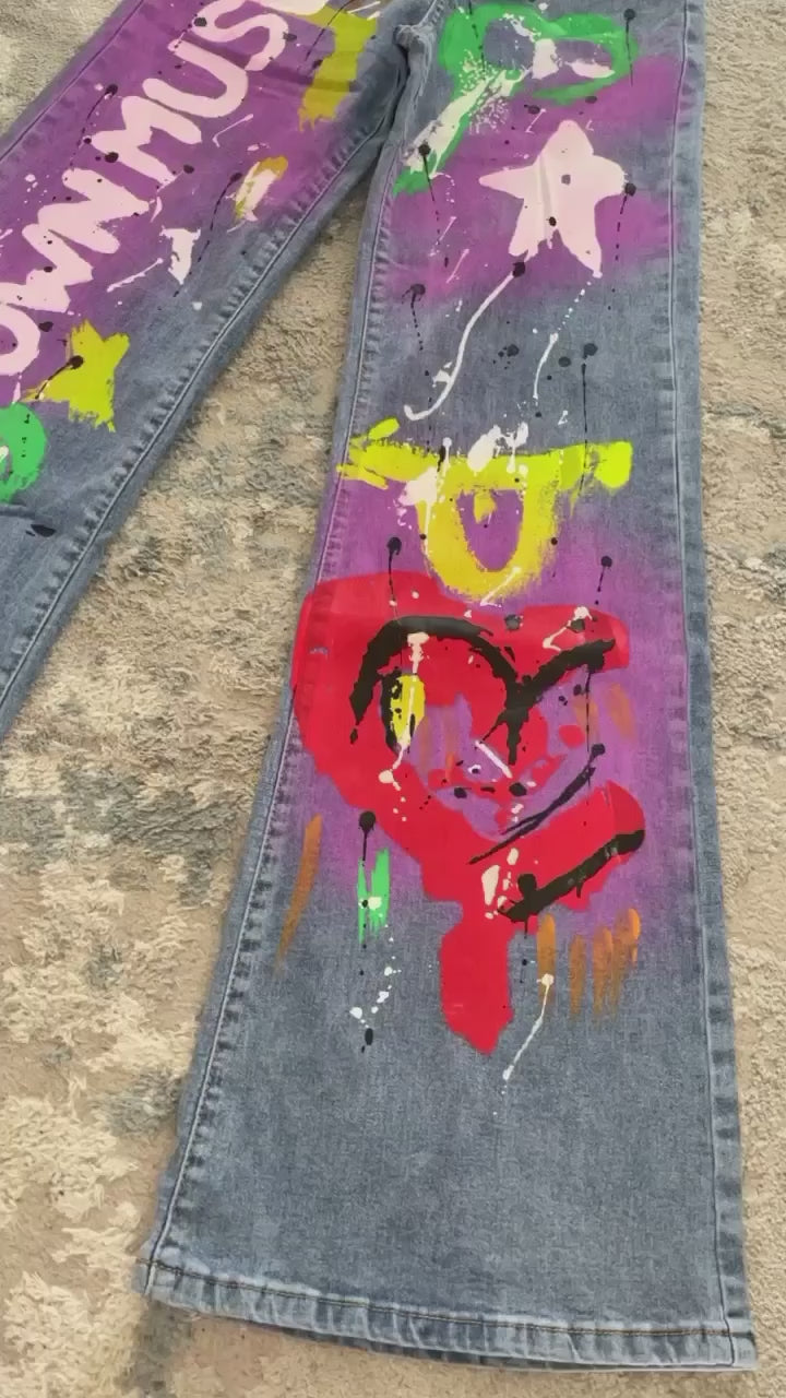 Mom jeans graffiti