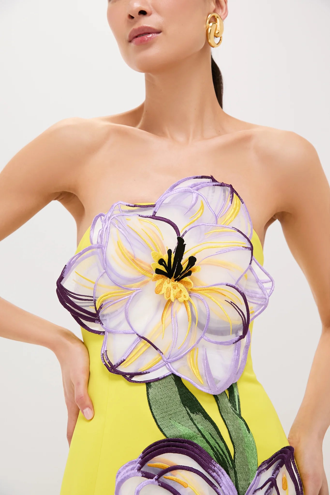 Vestido midi con flor